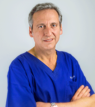 dr-riaza-director de Dentalcare Clínicas Madrid